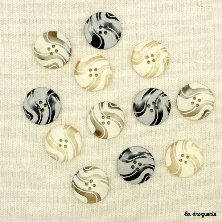 LA DROGUERIE - Wholesale Sewing Button/Snap - Button "The Pyla undulations" 23 mm4