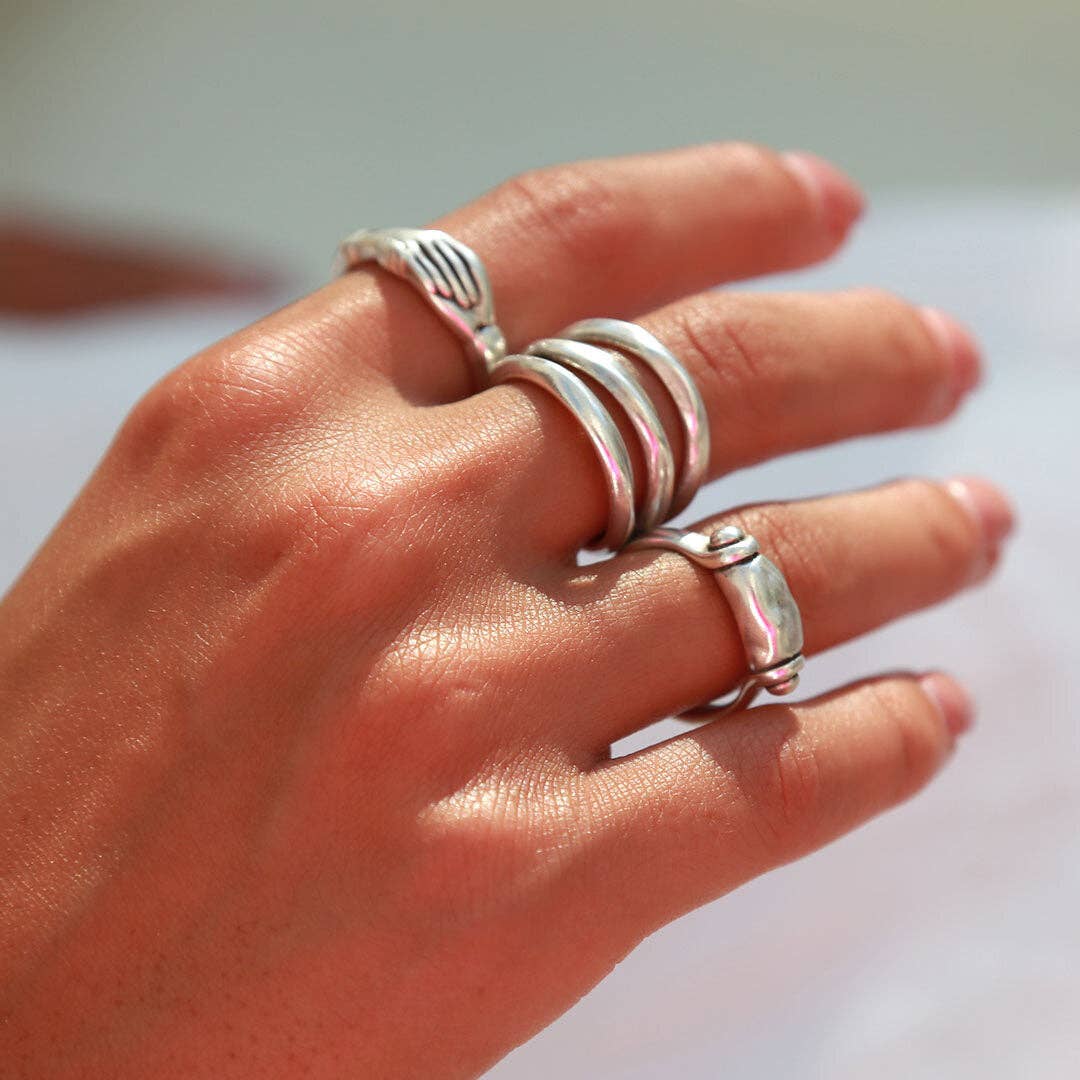 Love Ibiza - Wholesale Band/Stacked Ring - Ring hands silver1
