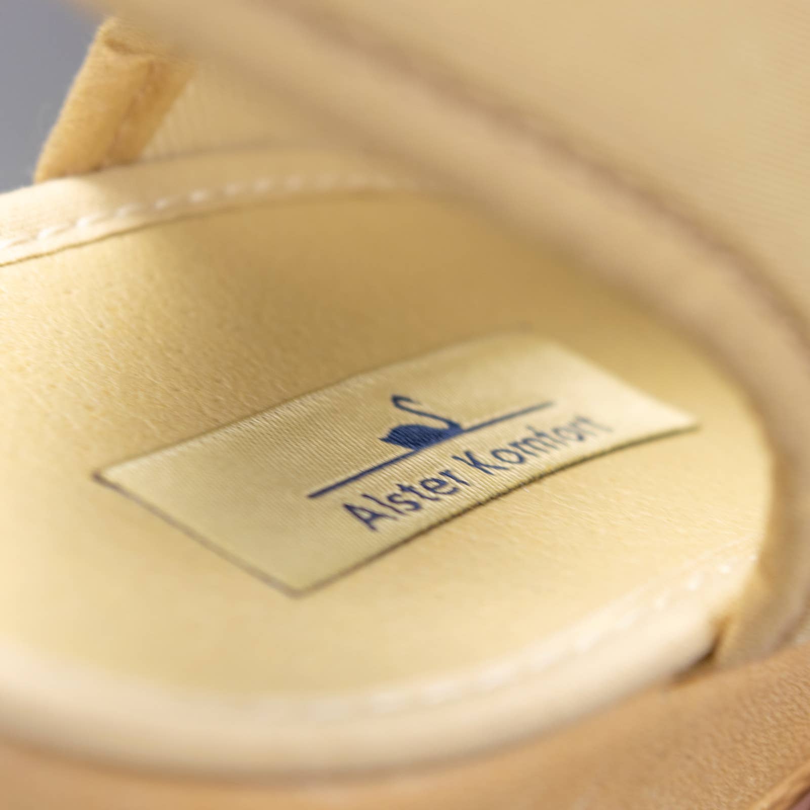 Haikon Hada (Calzame, Alster Komfort, Timoni) - Wholesale Sandals - Women's - Brisa Beig Alster Komfort – Comfort stretch sandal with vulcanized rubber sole7