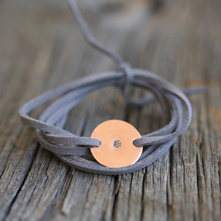 Bracelet enveloppant flocon de neige pour la vente par B.Stamped