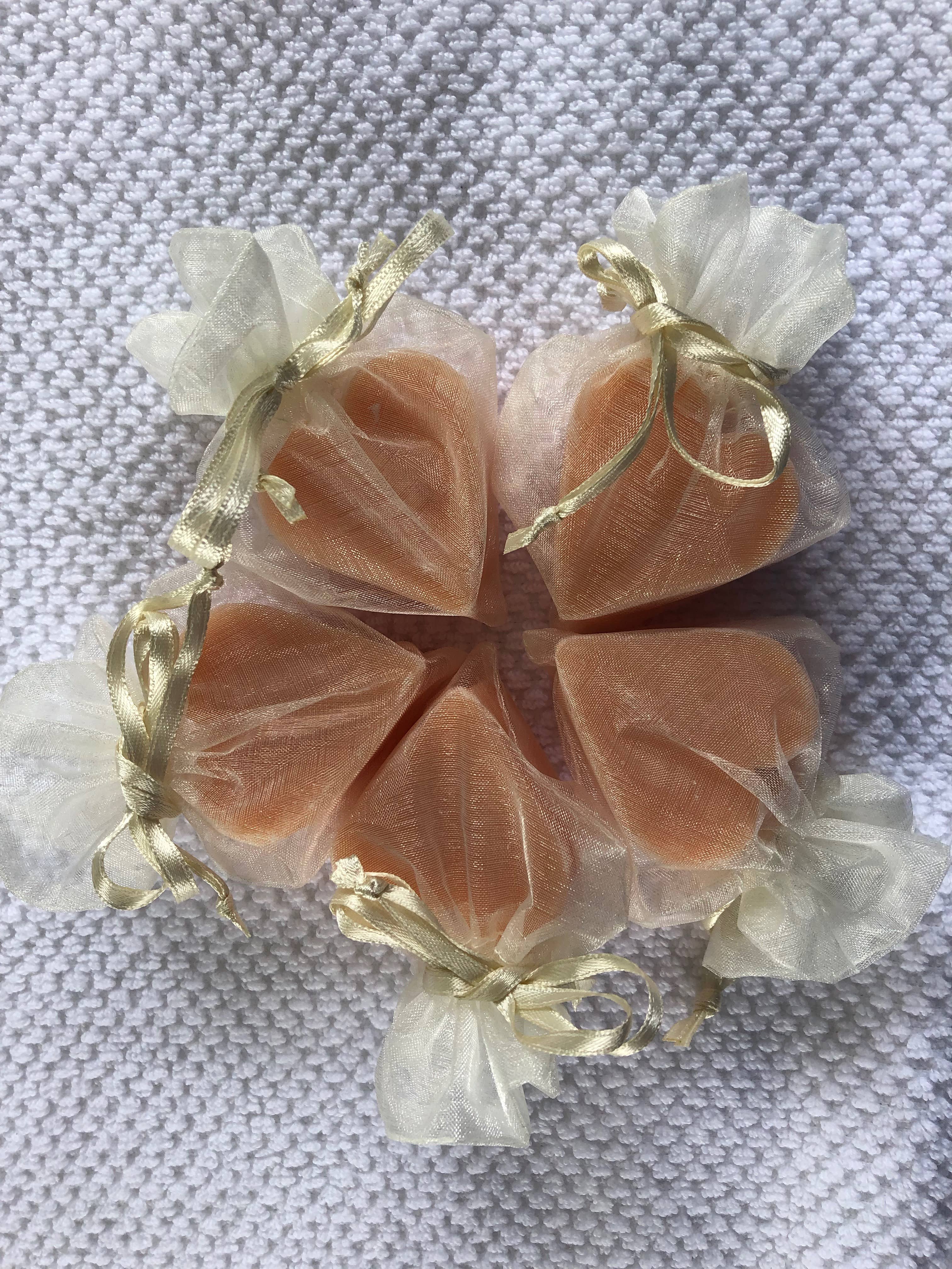 La Belle France - Wholesale Bar Soap - Tiny Heart Soaps wrapped in Organza Gift Bag4