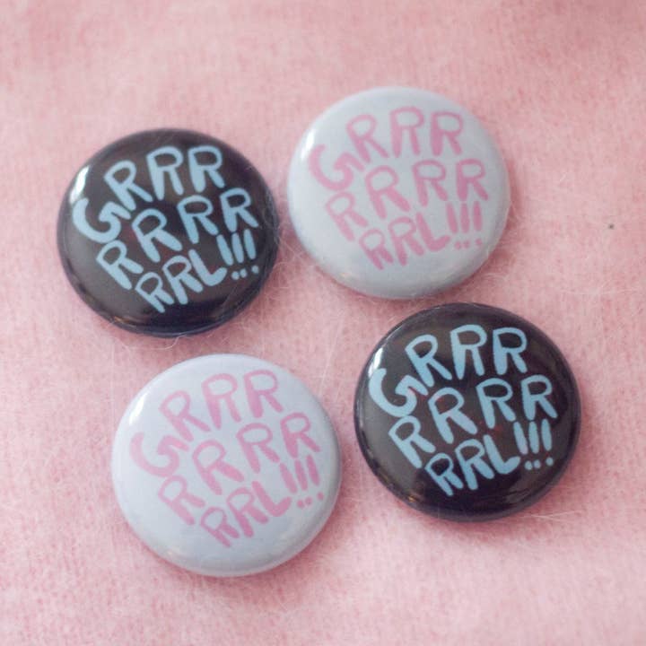 Grrrl - Pulsante da 2,5 cm per la vendita all'ingrosso da parte di Midge Blitz