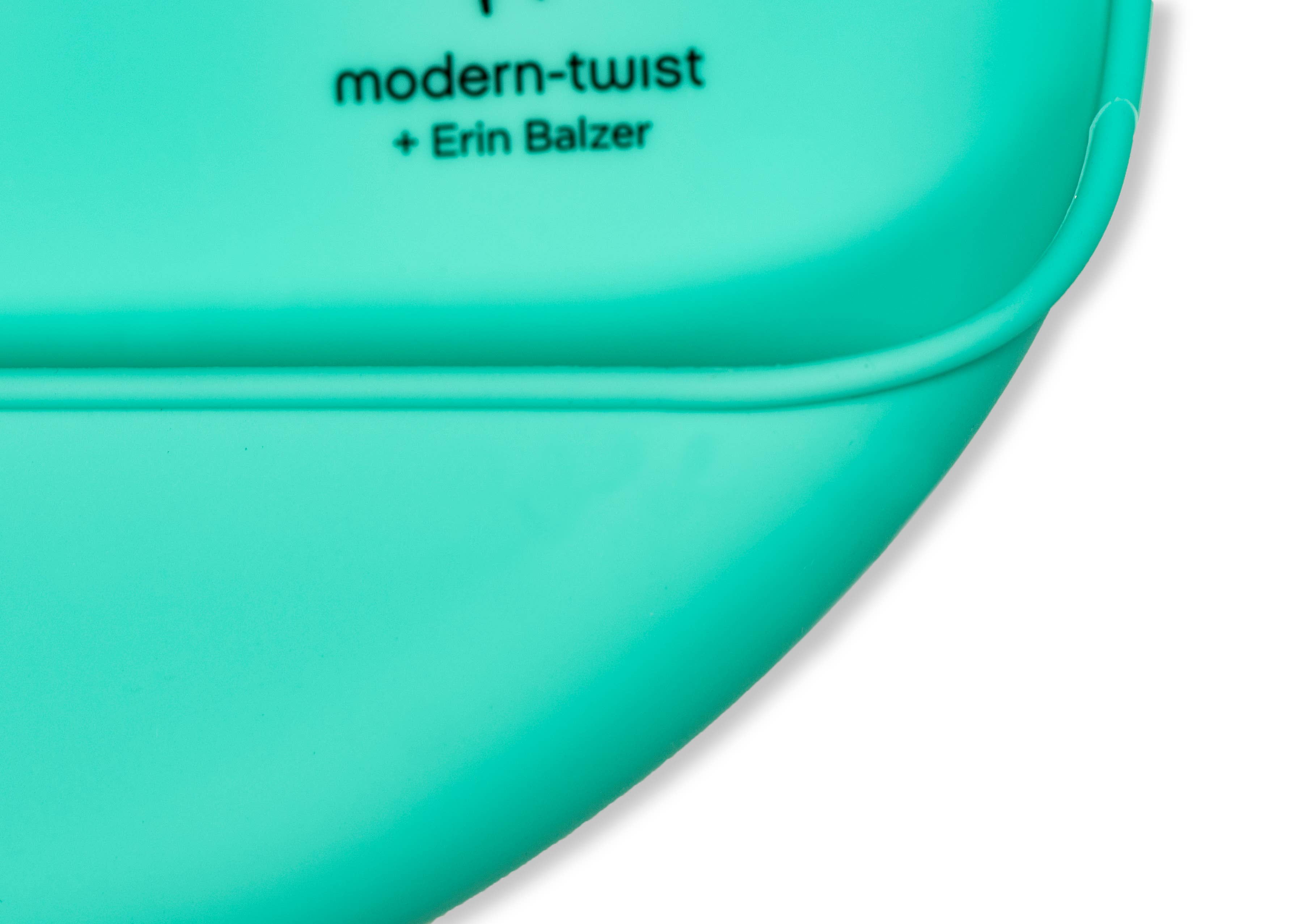 modern-twist - Wholesale Bib - Baby - Bucket Bib: Bear Family - Green2