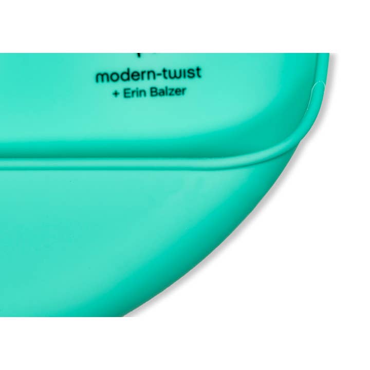 modern-twist - Wholesale Bib - Baby - Bucket Bib: Bear Family - Green2