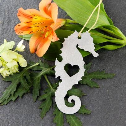 Iron Maid Art – Engroshandel Pynt – Seahorse Beach Metal Ferie Gave Julepynt2