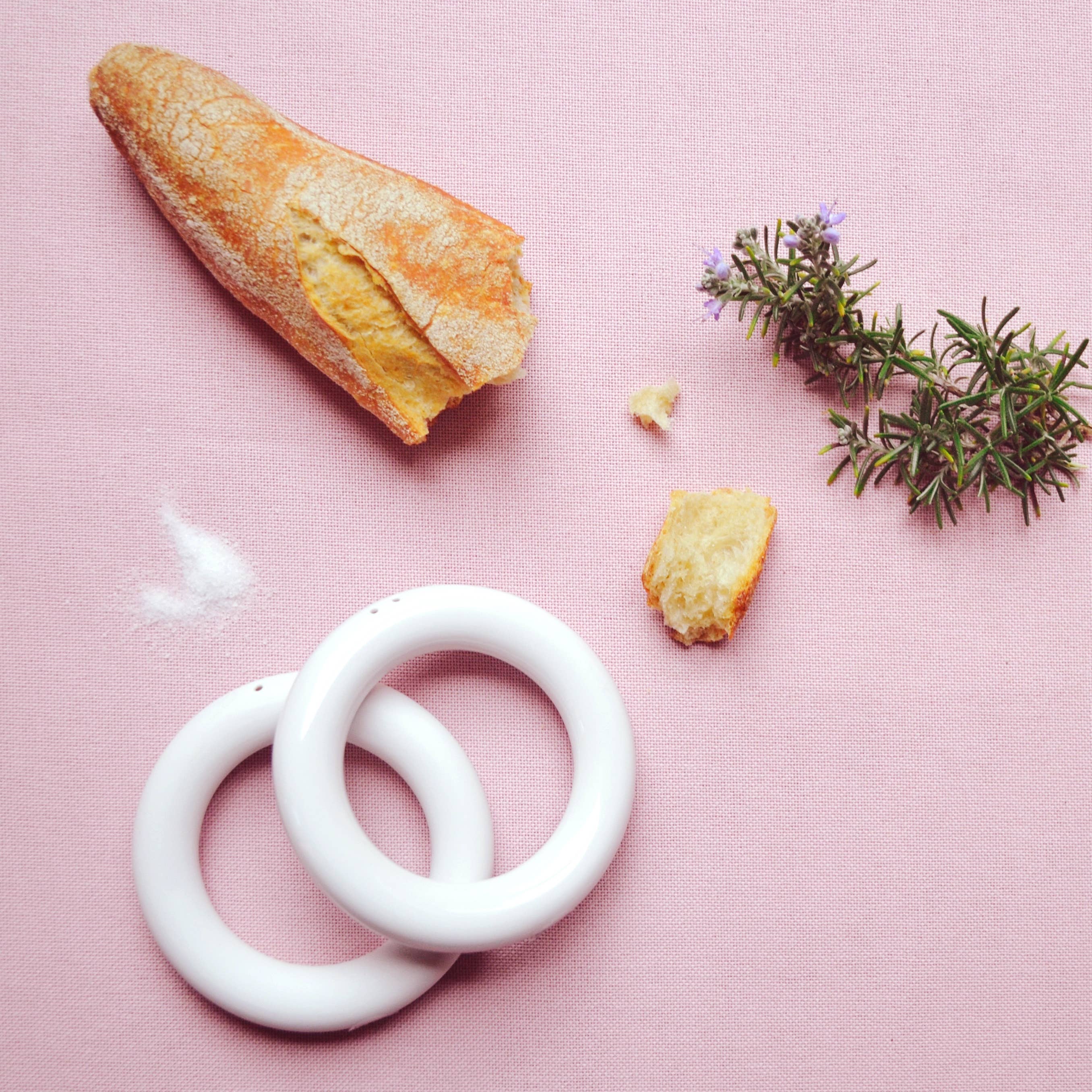 Maia Ming Designs - Wholesale Salt & Pepper Shaker Set - RINGS salt and pepper shakers2