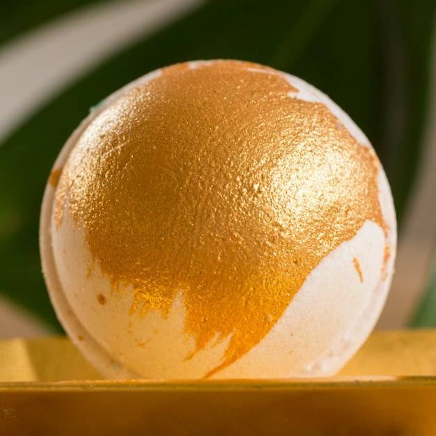 Whipped Up Wonderful - Wholesale Bath Bomb/Fizz - Cleopatra Milk & Honey Bath Bomb0