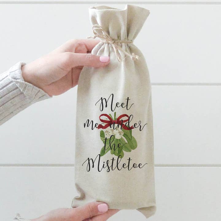 Porter Lane Home - Wholesale Wine Gift Bag - Mistletoe Wine Bag