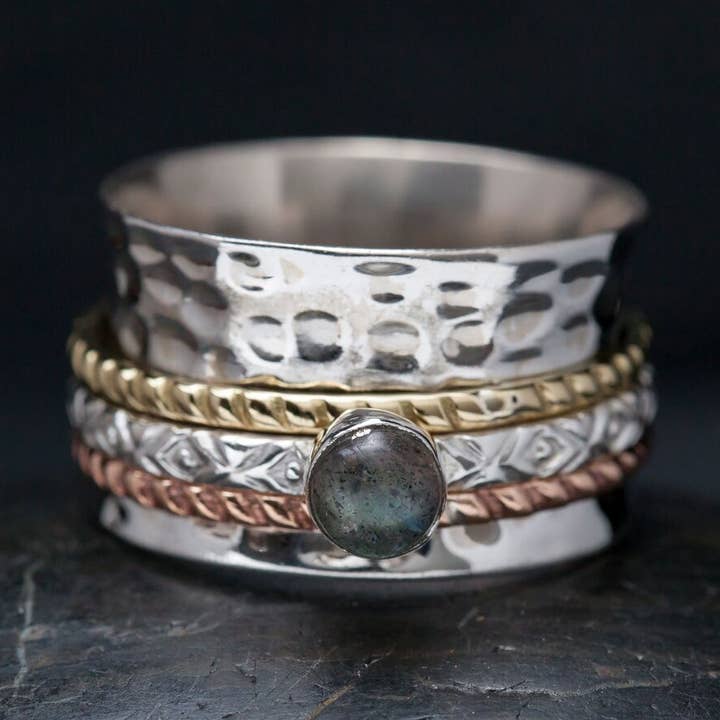 Sterling Silver Spinner Ring with Labradorite Stone for wholesale by Baizaar