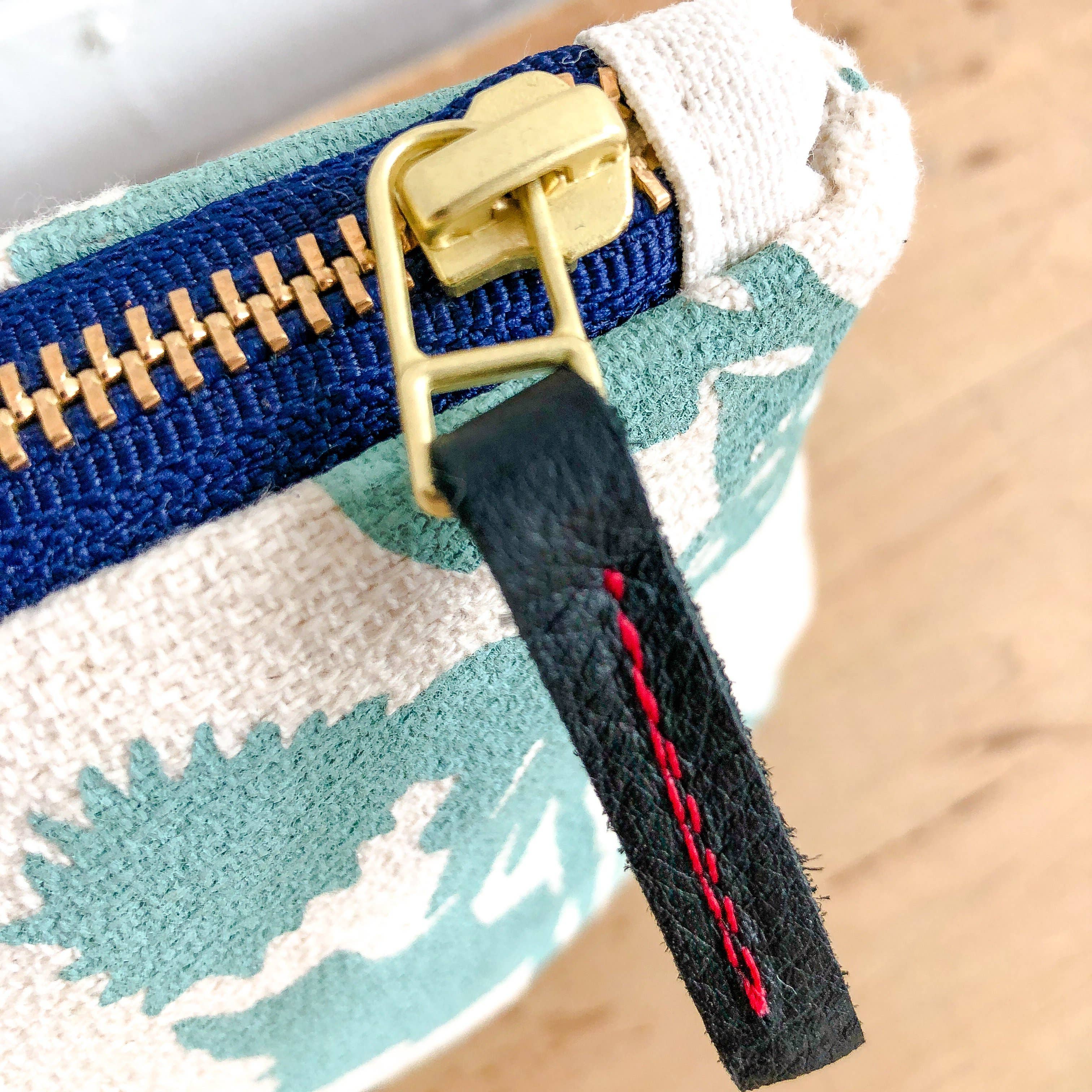 Erin Flett - Vente Trousses de maquillage/cosmétique - Robins Egg Blue Deep Woods Sac à fermeture éclair1