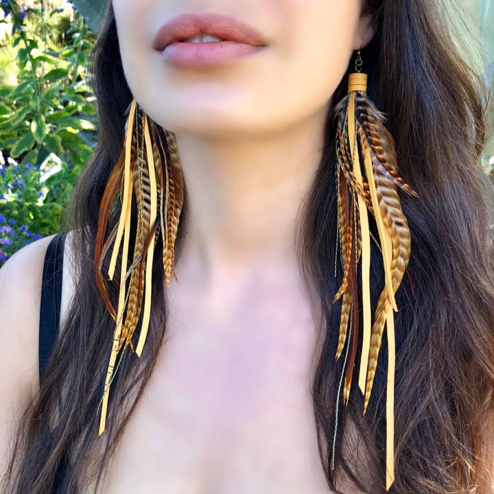 ASTALI - Venta al por mayor Pendientes de borla - Pendientes de plumas piratas, estilo bohemio western, estilo cree y dorado