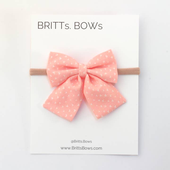 Alla hjärtans dag Baby Girl Bow för wholesale av BRITTs. BOWs