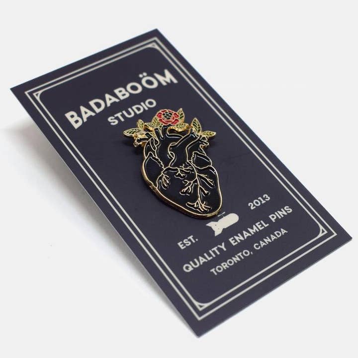 Badaboöm Studio – wholesale Nål och knapp för kavajslag – Heart Flower-pin2