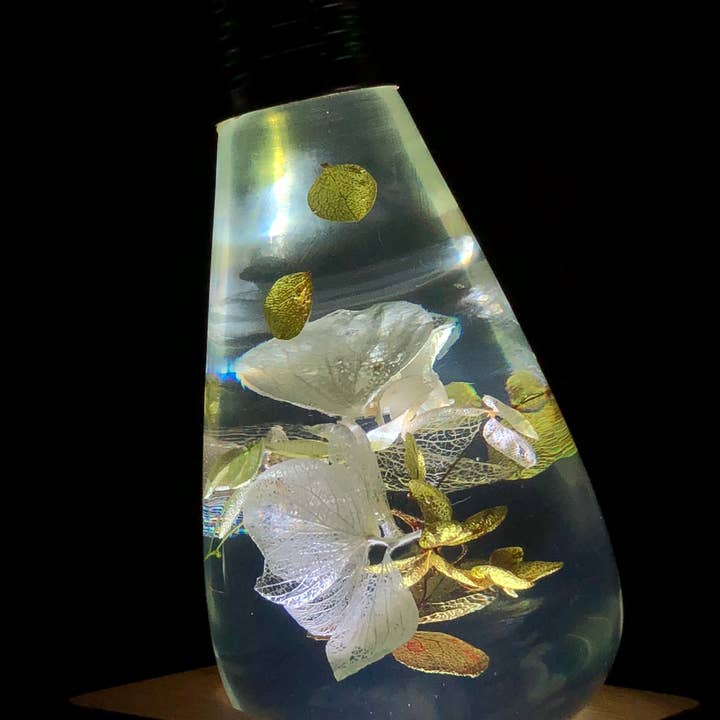 EP Design Lab - Wholesale Light Bulb/Puck - EP LIGHT Resin White Hydrangea Led Bulb2