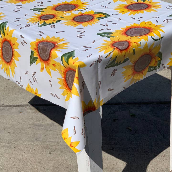 47.5" Round Sunflower Tablecloth for wholesale by Oilcloth International
