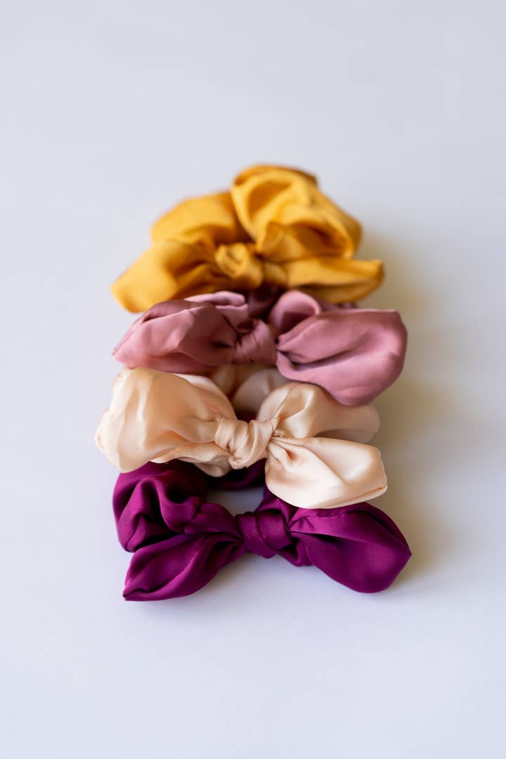 Satin Rose Hår Scrunchie Bow for engroshandel hos BRITTs. BOWs