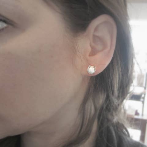 Contempo Jewelry - Wholesale Stud/Post Earrings - White Agate + Sterling Silver Cat Stud Earrings4