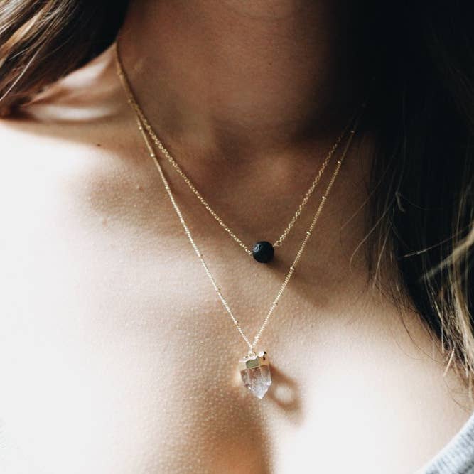 Lava perle kvarts dråbe halskæde for engroshandel hos Love Me Knots Hawaii