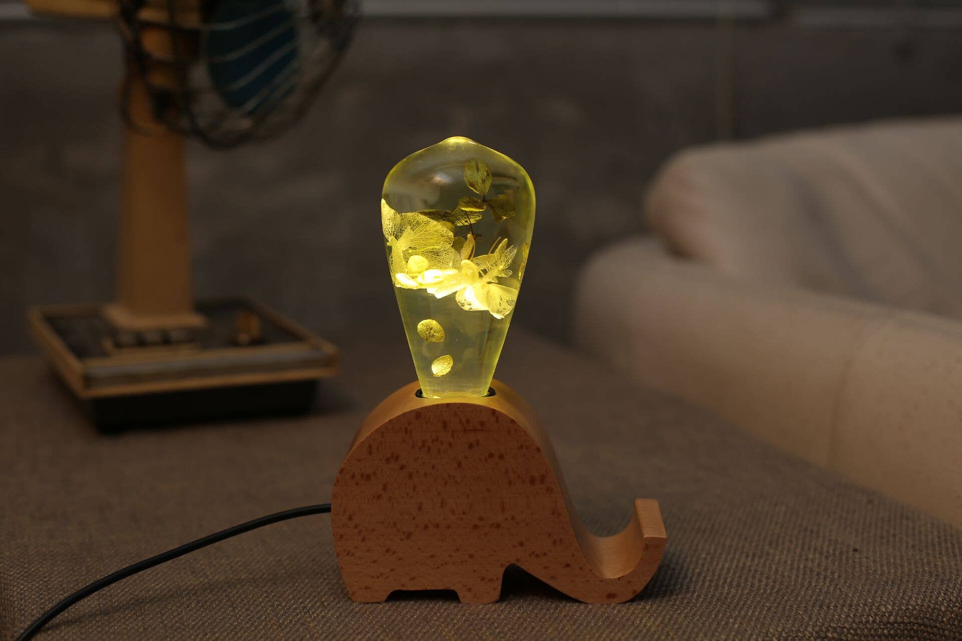 EP Design Lab - Wholesale Light Bulb/Puck - EP LIGHT Resin White Hydrangea Led Bulb5