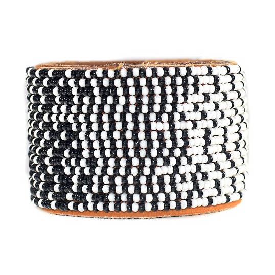 Stor sort og hvid Ombre læder manchet for engroshandel hos Swahili Coast