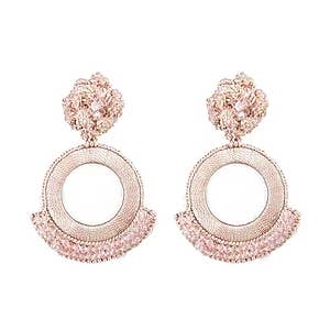 Boucles d'oreilles perlées roses pour la vente par NARA HANDMADE JEWELRY
