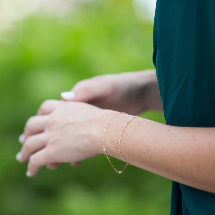 Bracelet double perle d'eau douce pour la vente par Komakai Jewelry