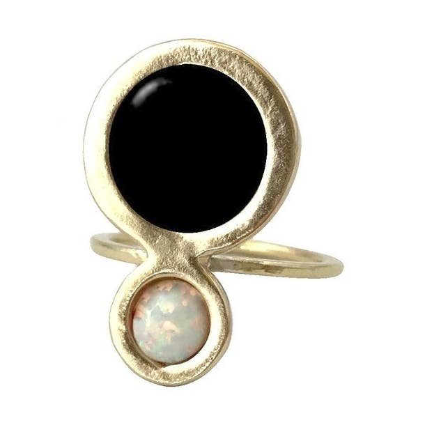 Anillo de órbita con ónix negro grande para venta al por mayor de Therese Kuempel Jewelry