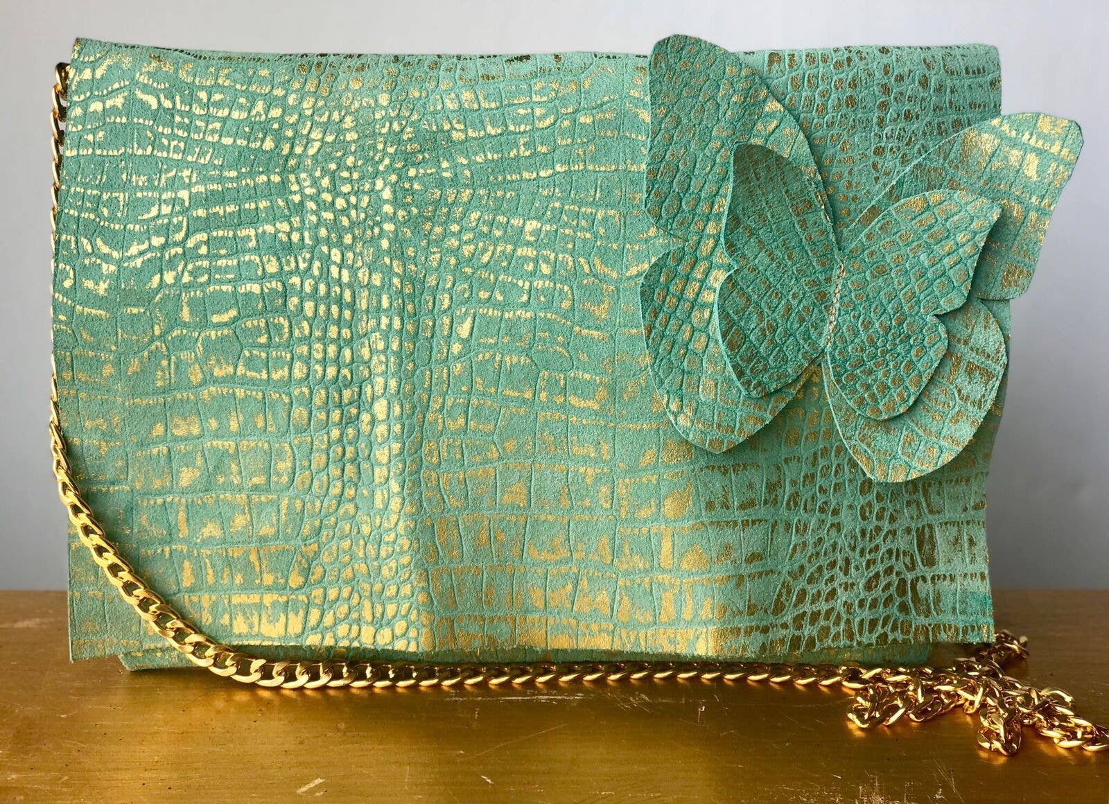 Tina Frantz Designs - Vente Sac à bandoulière – femme - Sac papillon Cindy gaufré doré1