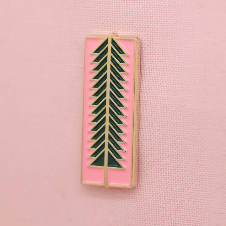 Spilla smaltata Forest Hike per la vendita all'ingrosso da parte di Tiny Deer Studio