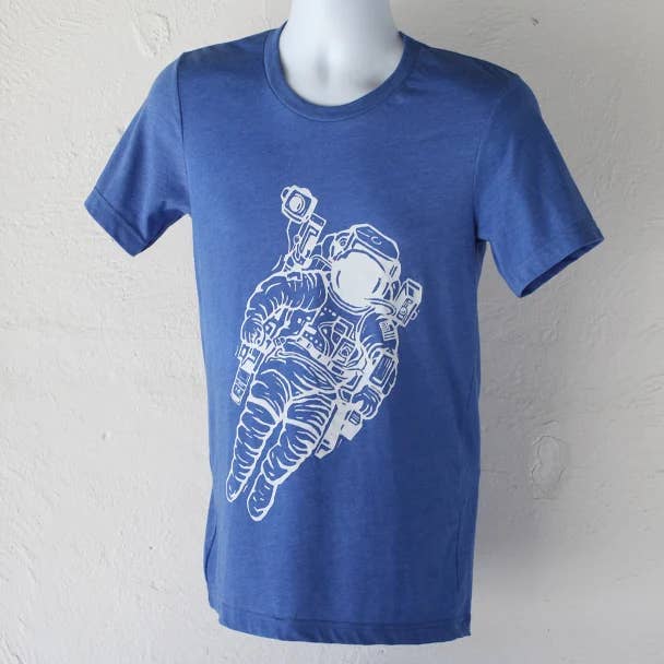 Heather Colum Bleu Astronaute Sur T-Shirt Unisexe pour la vente par Mia’s Unique