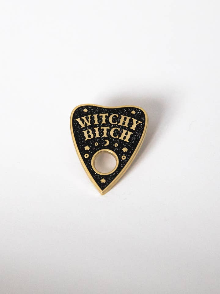 Épinglette en émail pour chienne sorcière pour la vente par Bang-Up Betty