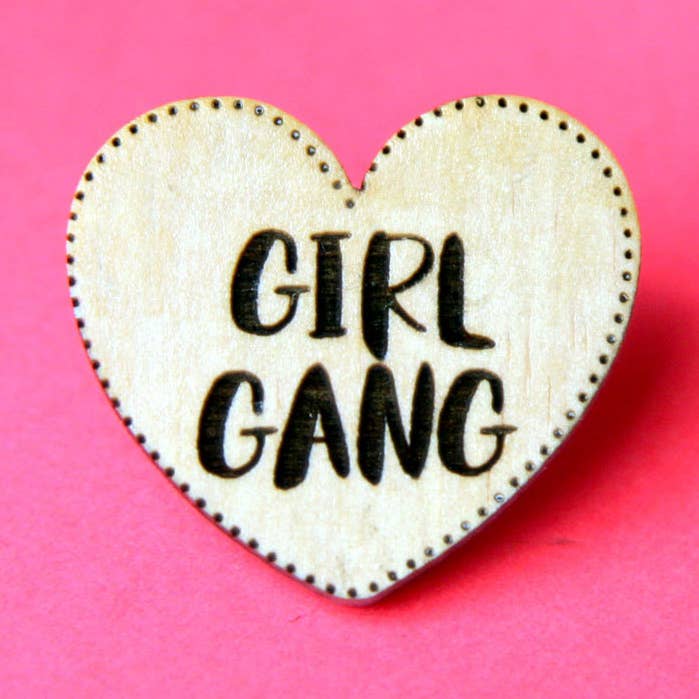 Girl Gang - Broche découpée au laser pour la vente par Studio Smalls