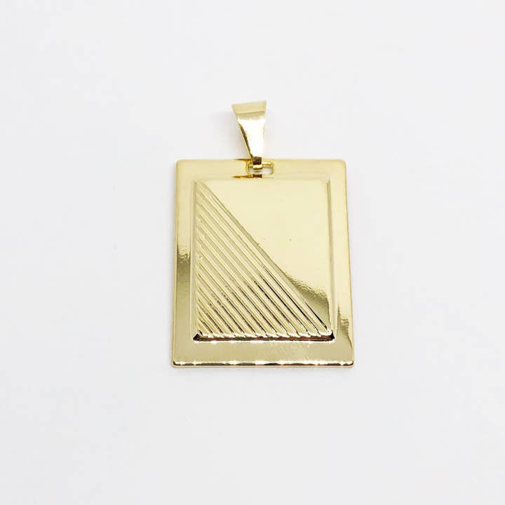 Pendentif plaque fantaisie 18 carats GL pour la vente par Donna Italiana