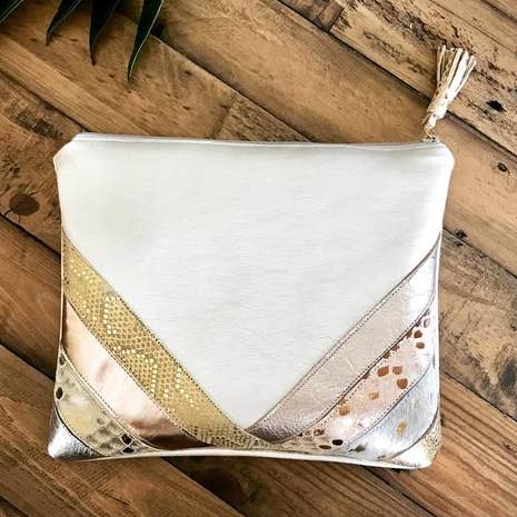 Take me Away Travel Bag for wholesale by Everley Dawn