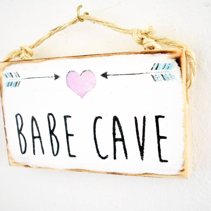 Mahalo Market - Wholesale Sign - Mini Babe Cave Sign