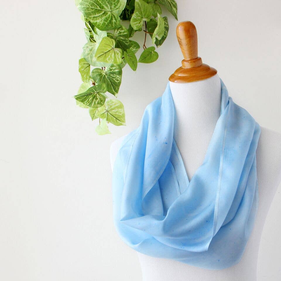 Ten Thousand Dandelions - Vente Écharpe – femme - Foulard Infinity Soie 11" x 76" - Bleu ciel0