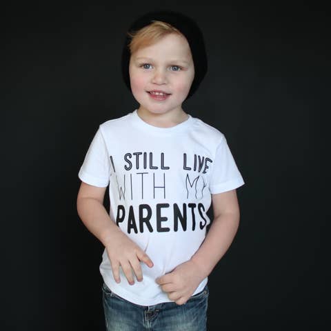 Ik woon nog steeds met mijn ouders uniseks fit t-shirt voor wholesale door The Talking Shirt