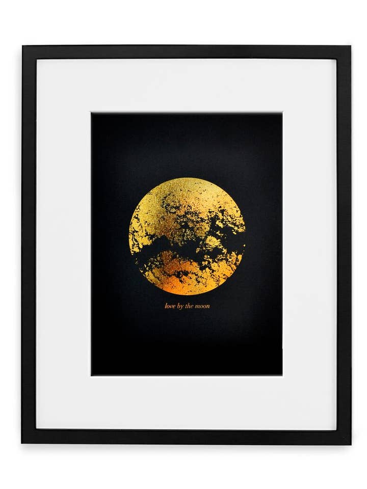 Love Moon Guldfolie Art Print (sort) for engroshandel hos Swell Made Co.