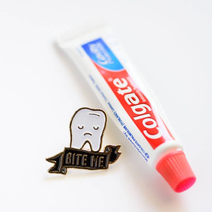 ILOOTPAPERIE - Wholesale Lapel Pin/Button - Bite Me Tooth Enamel / Lapel Pin
