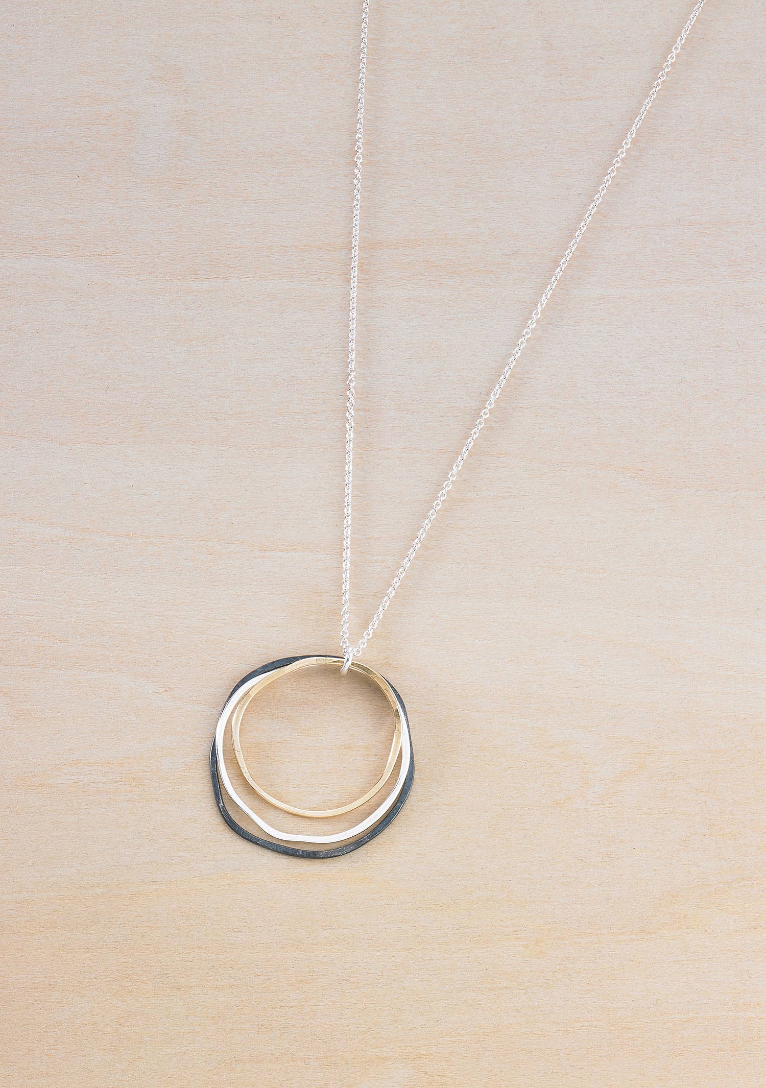 Freshie & Zero – wholesale Pendant/charm necklace – Mixed Caldera Necklace, Mixed Metal Three Circles1