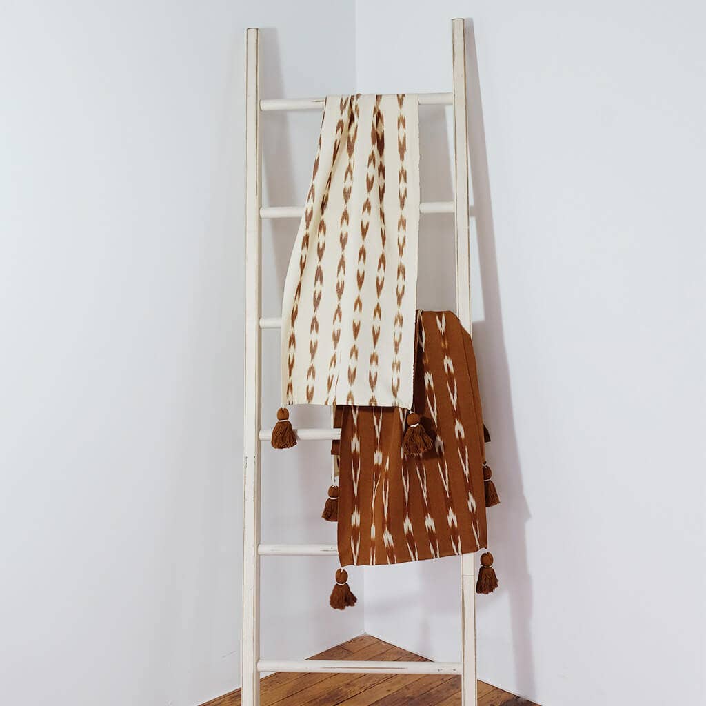 Sobremesa - Wholesale Table Runner - Serpentina Nutmeg w/White Table Runner1