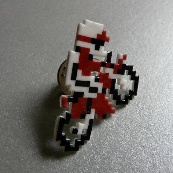 Épingle Excitebike pour la vente par 8-Bit Zero