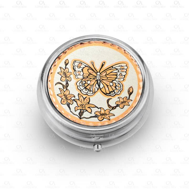 PB 37 Blommor & Butterfly Pillbox för wholesale av COPPER ARTS INC.