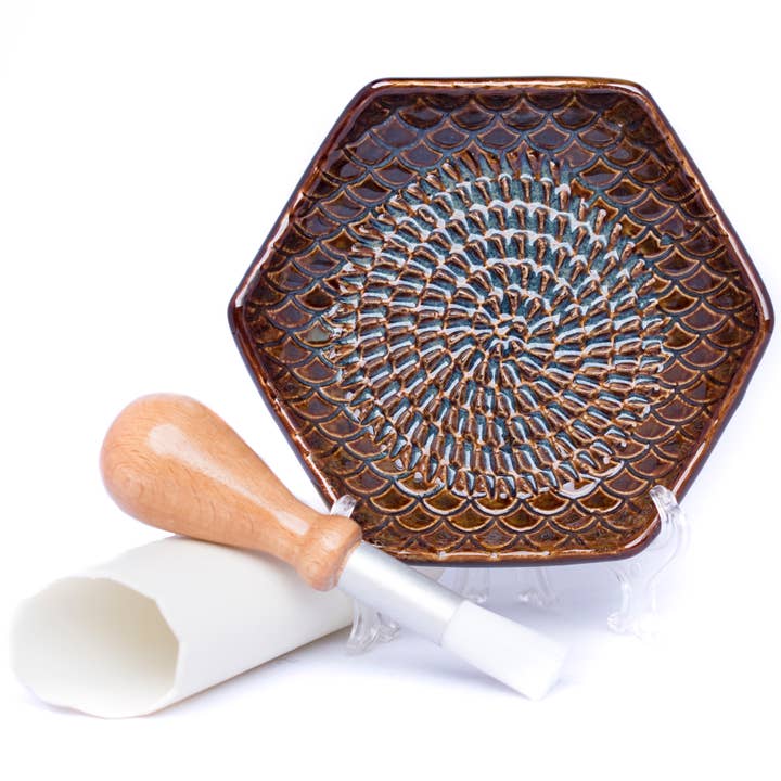 The Grate Plate, Inc. - Wholesale Grater - Tortoise 3 Piece Set: Ceramic Grater, Peeler, Brush1