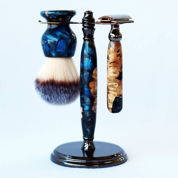 Buckeye Burl Set de rasage avec résine bleue pour la vente par CreationsByWill, LLC