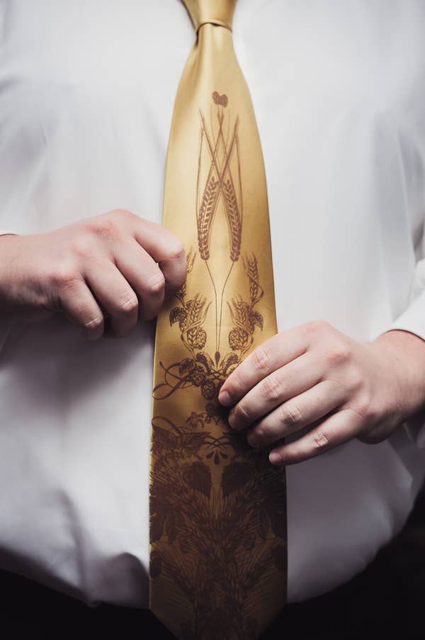 Cyberoptix Tie Lab - Wholesale Necktie - Men's - Beer Necktie. Hops & Wheat Print Tie21