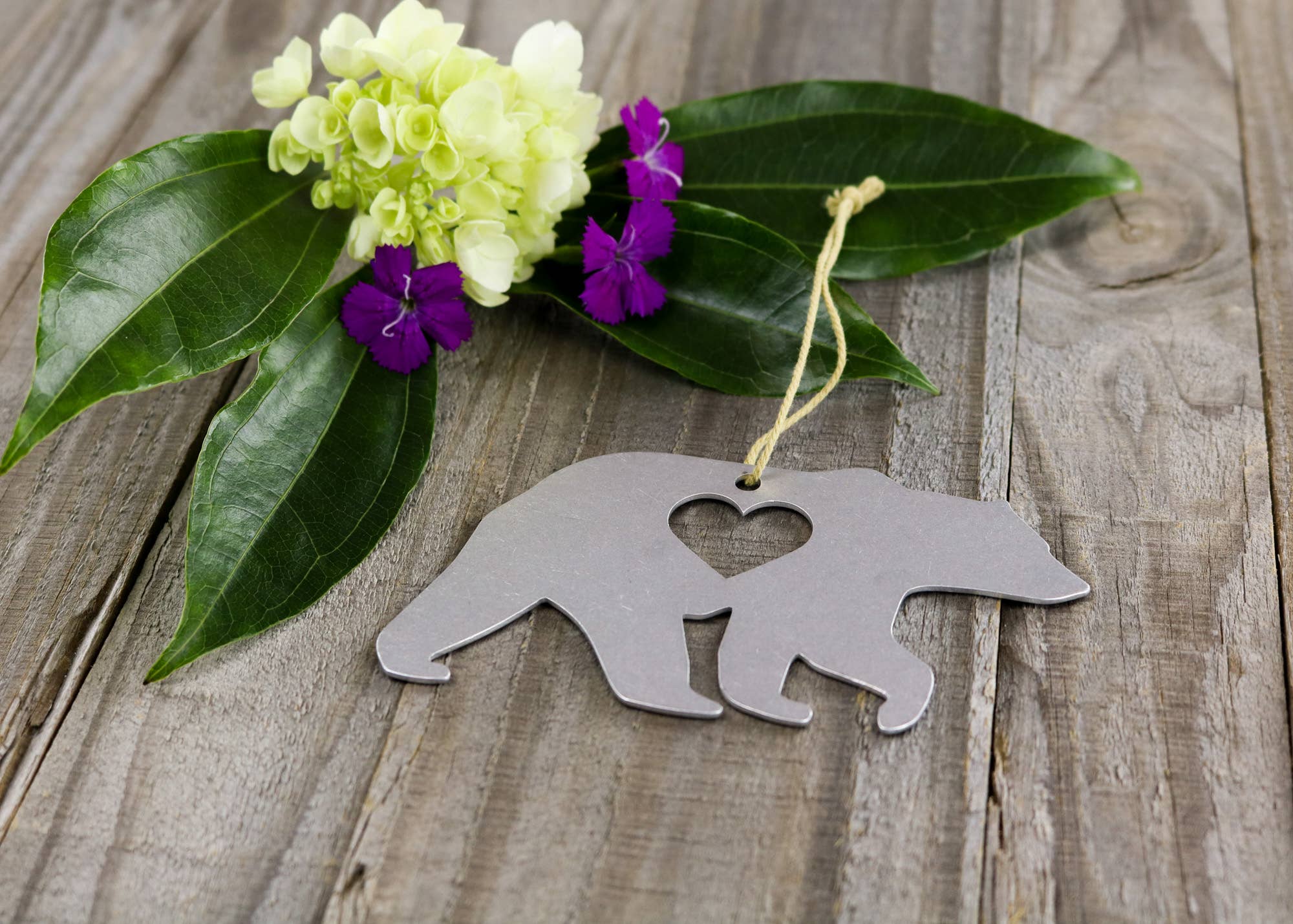 Iron Maid Art – Großhandel Verzierung – Bär Metall Weihnachtsgeschenk Weihnachtsverzierung Tier Wandern1