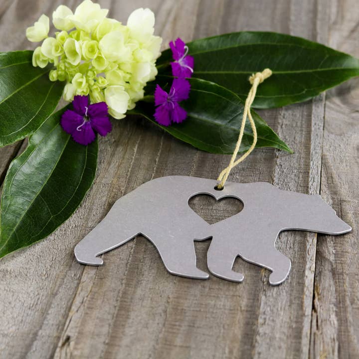 Iron Maid Art - Wholesale Ornament - Bear Metal Holiday Gift Christmas Ornament Animal Hiking1