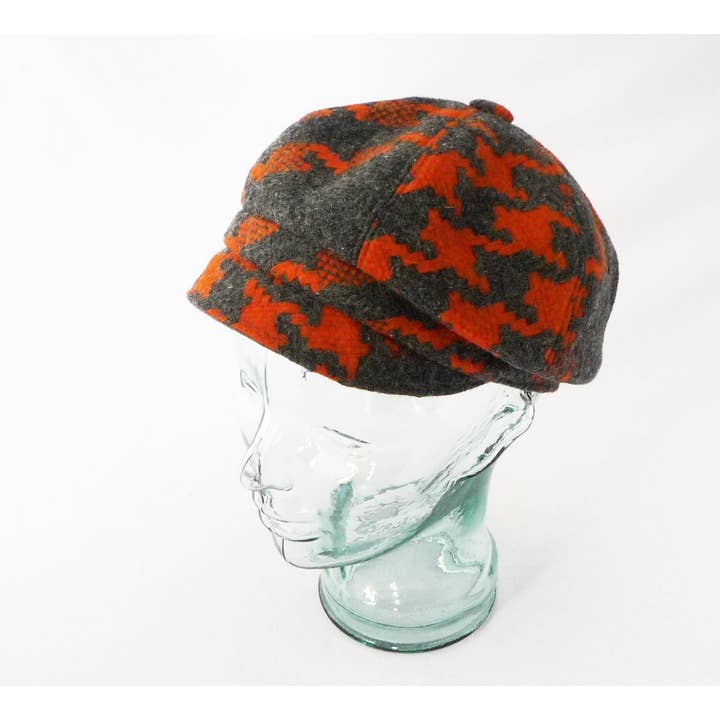 Newsboy Style - Oranje en grijze wolmix voor wholesale door Rocks and Salt