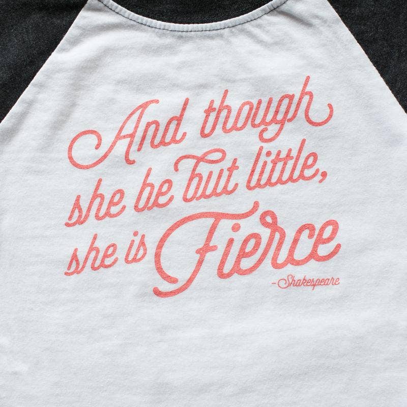 Sweetpea and Co. – Großhandel T-Shirt mit Siebdruck – Kinder – She Is Fierce Kid Raglan-T-Shirt für den Schulanfang6